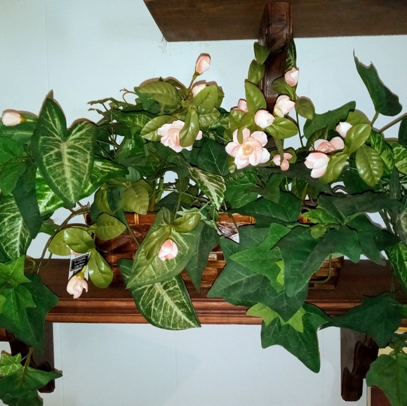 NWT Artificial Plant Basket - Picture 6 of 9